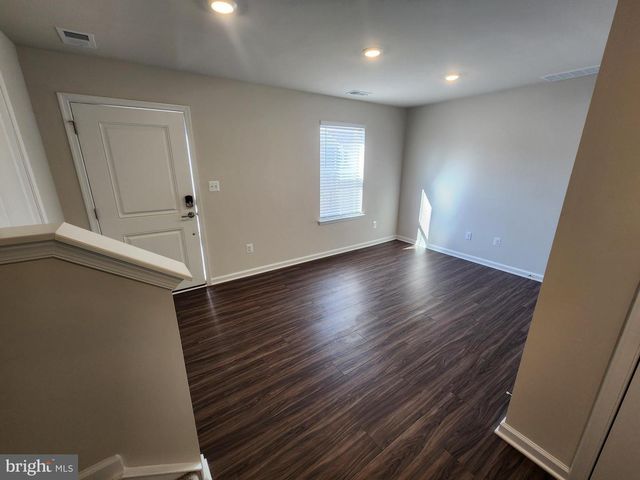 1264 RED CLOVER LN, Ranson, WV 25438