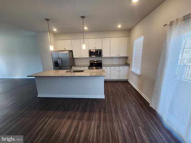 1264 RED CLOVER LN, Ranson, WV 25438