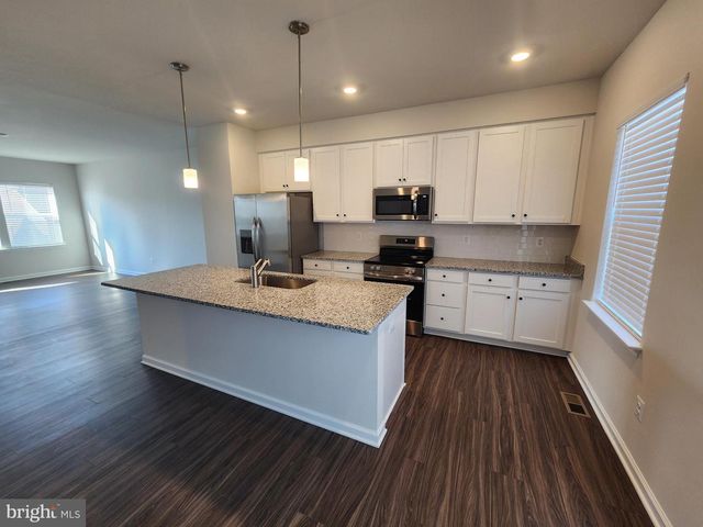 1264 RED CLOVER LN, Ranson, WV 25438