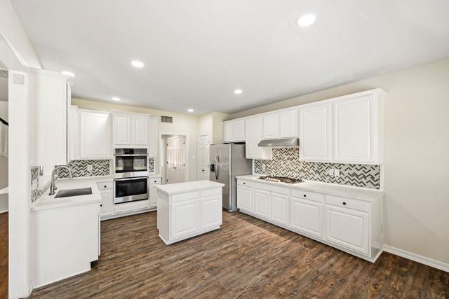 215 Crabapple Drive, Baytown, TX 77520