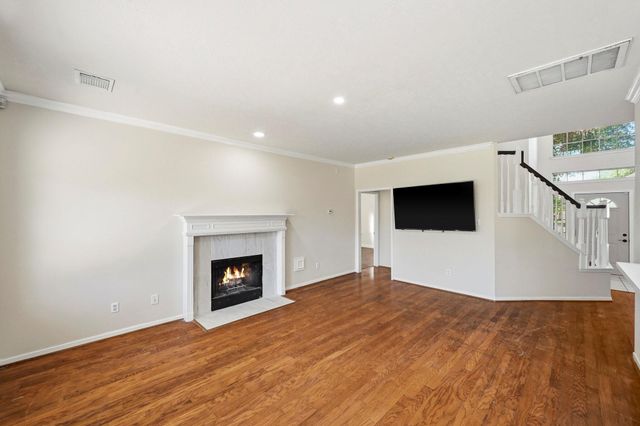 215 Crabapple Drive, Baytown, TX 77520