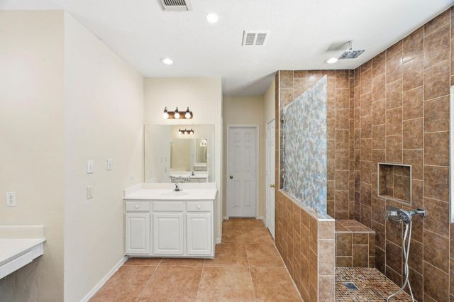 215 Crabapple Drive, Baytown, TX 77520