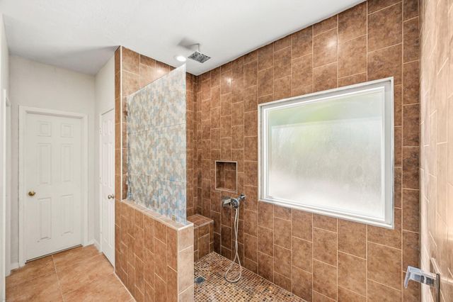 215 Crabapple Drive, Baytown, TX 77520