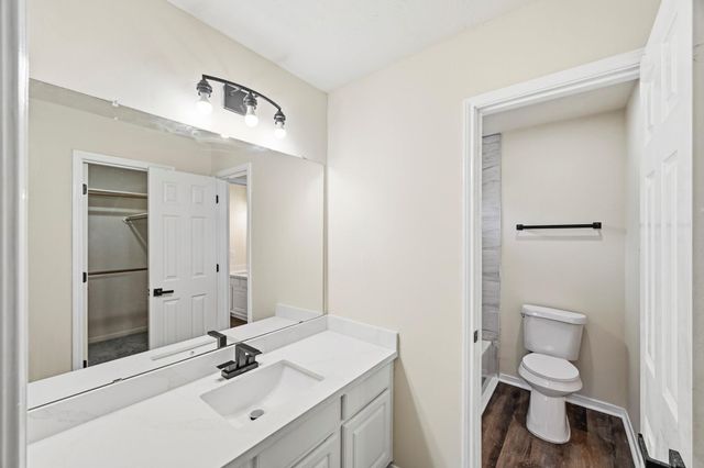 215 Crabapple Drive, Baytown, TX 77520