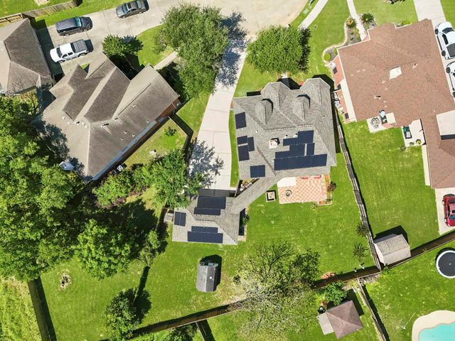 215 Crabapple Drive, Baytown, TX 77520