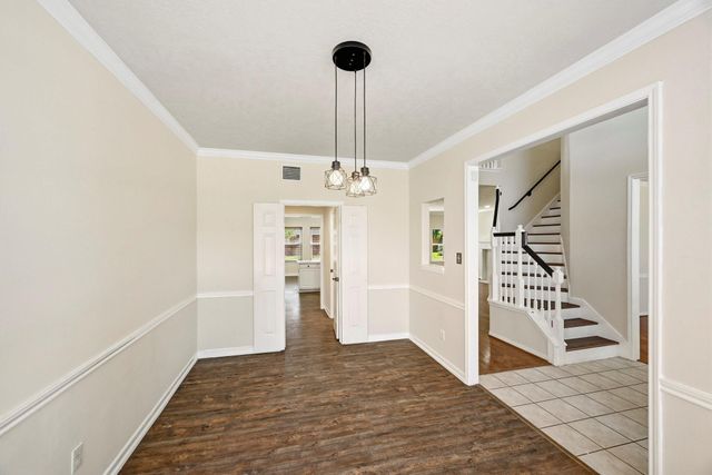 215 Crabapple Drive, Baytown, TX 77520