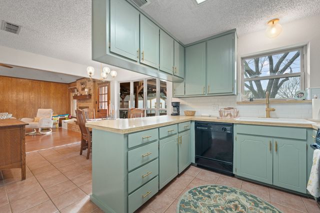 1109 Lena Street, Cleburne, TX 76033