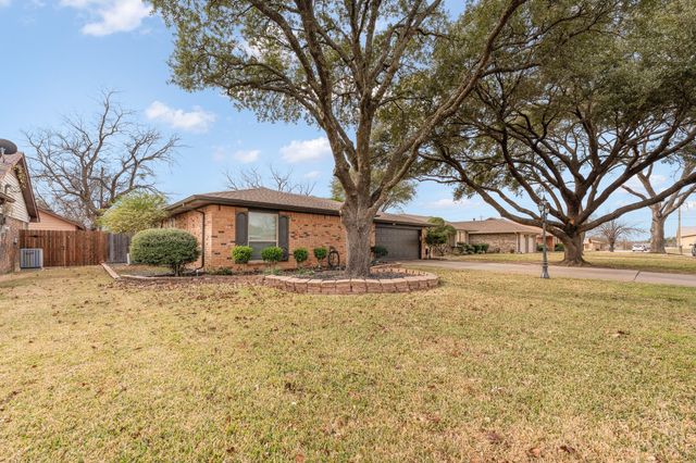 1109 Lena Street, Cleburne, TX 76033