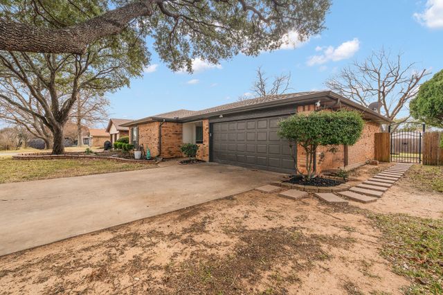 1109 Lena Street, Cleburne, TX 76033