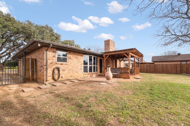 1109 Lena Street, Cleburne, TX 76033
