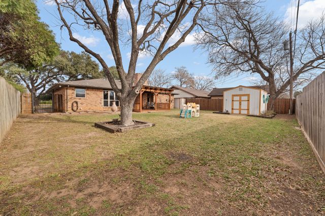 1109 Lena Street, Cleburne, TX 76033