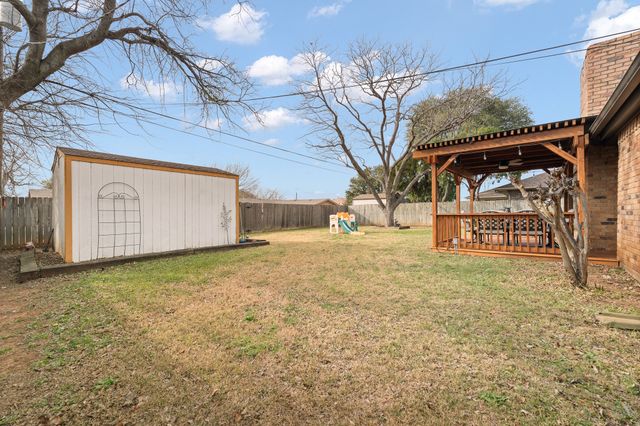 1109 Lena Street, Cleburne, TX 76033