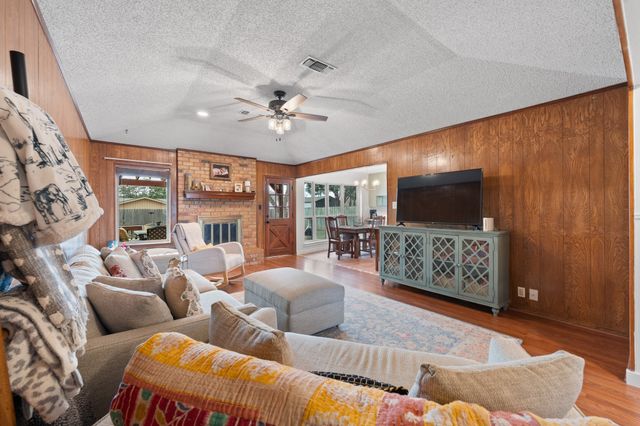 1109 Lena Street, Cleburne, TX 76033