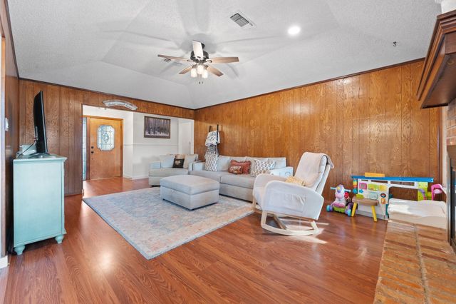 1109 Lena Street, Cleburne, TX 76033