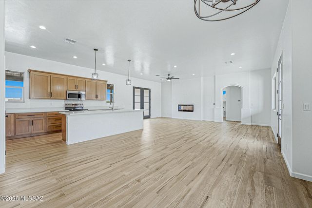 32 Calle Dinamarca, Rio Rico, AZ 85648