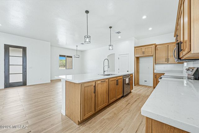 32 Calle Dinamarca, Rio Rico, AZ 85648