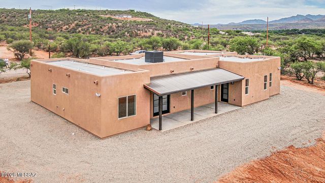 32 Calle Dinamarca, Rio Rico, AZ 85648