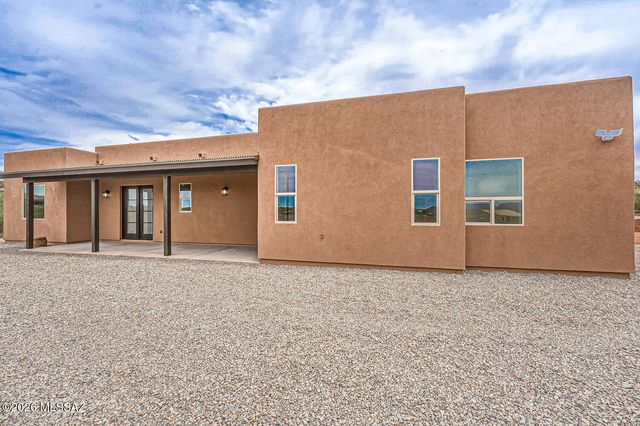 32 Calle Dinamarca, Rio Rico, AZ 85648