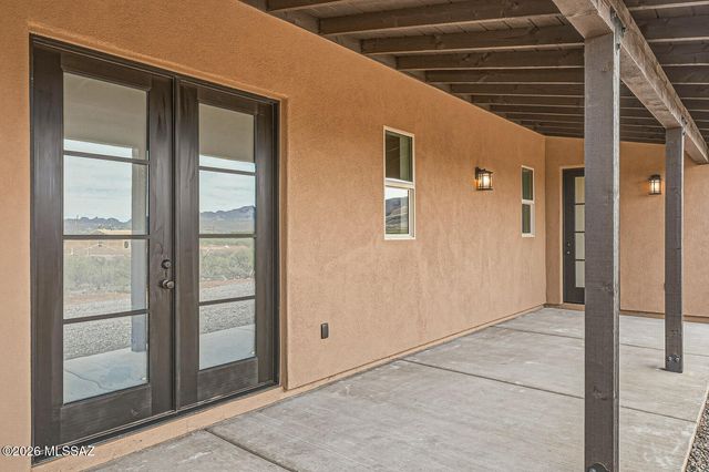 32 Calle Dinamarca, Rio Rico, AZ 85648