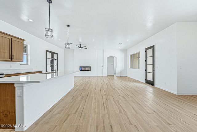 32 Calle Dinamarca, Rio Rico, AZ 85648