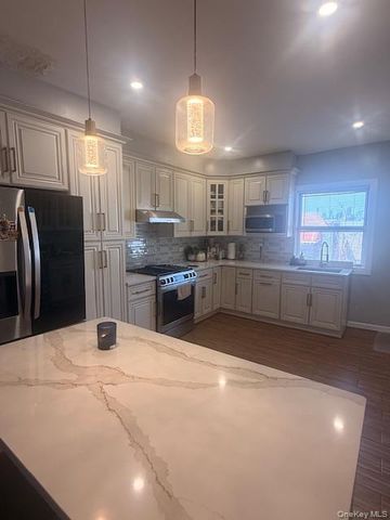 52-30 62nd Street, Maspeth, NY 11378