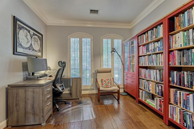 59 Pleasant Bend Drive, The Woodlands, TX 77382