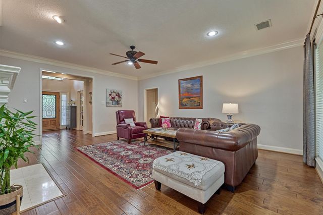 59 Pleasant Bend Drive, The Woodlands, TX 77382