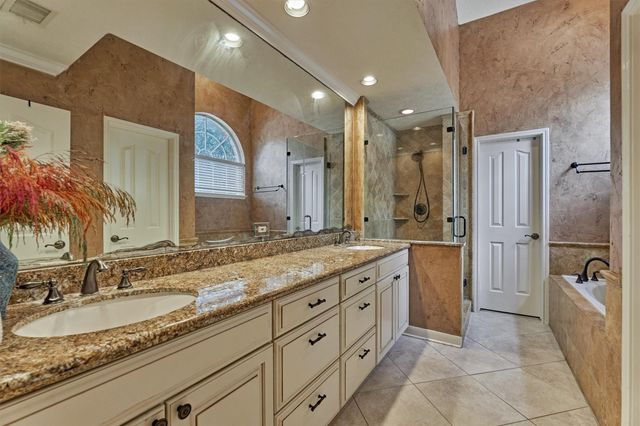 59 Pleasant Bend Drive, The Woodlands, TX 77382