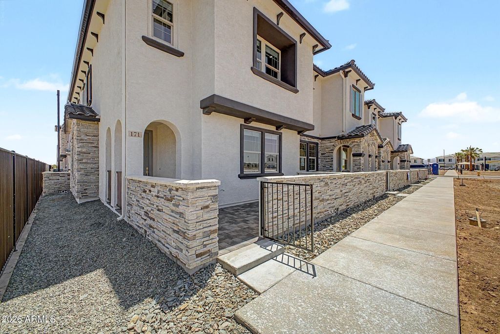 13975 W Luke 171 Parkway, Surprise, AZ 85374 — photo 2