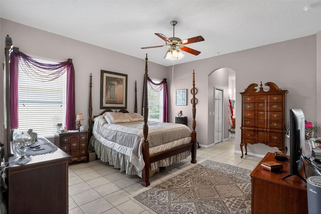24001 ROBINWOOD STREET, Leesburg, FL 34748