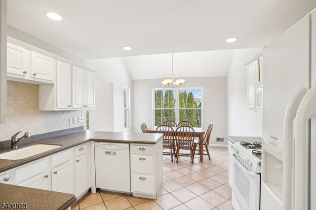 22 Paterson Pl, Newton Town, NJ 07860