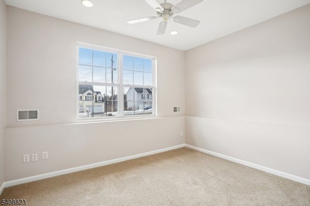 22 Paterson Pl, Newton Town, NJ 07860