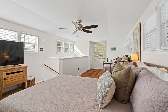 1027 N Austin St, Rockport, TX 78382