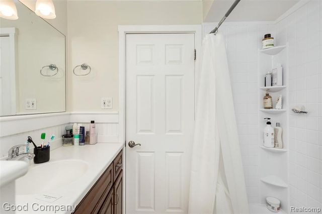 413 N Eton Street 204, Birmingham, MI 48009
