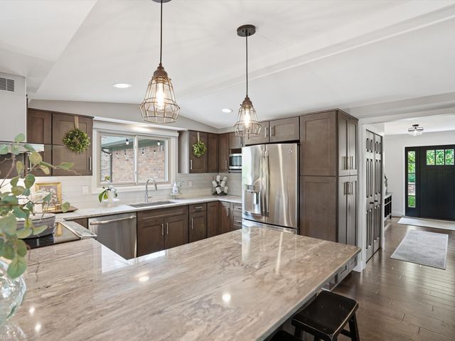 14871 Crofton Drive, Shelby Twp, MI 48315