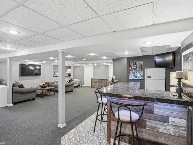 14871 Crofton Drive, Shelby Twp, MI 48315