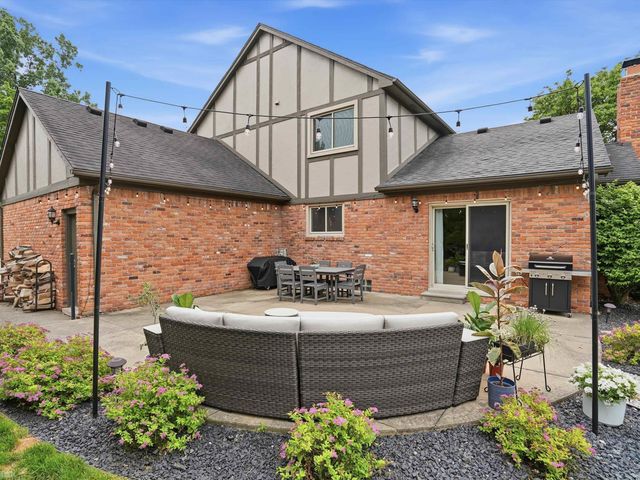 14871 Crofton Drive, Shelby Twp, MI 48315