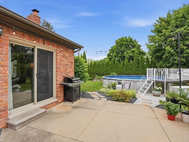 14871 Crofton Drive, Shelby Twp, MI 48315