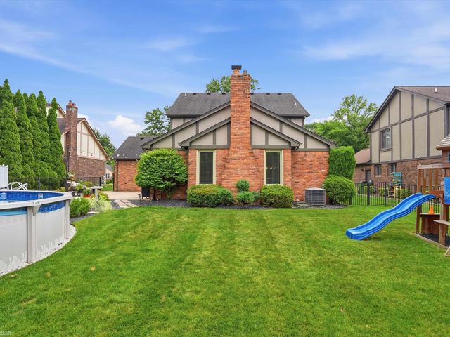 14871 Crofton Drive, Shelby Twp, MI 48315