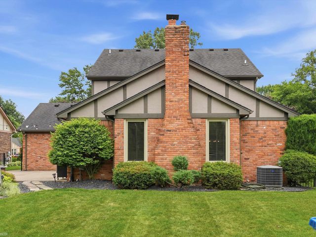 14871 Crofton Drive, Shelby Twp, MI 48315