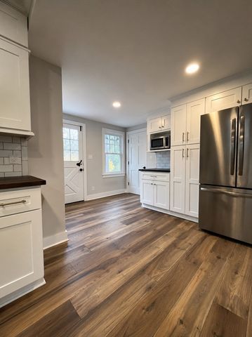 200 Highcrest Rd, Fall River, MA 02720
