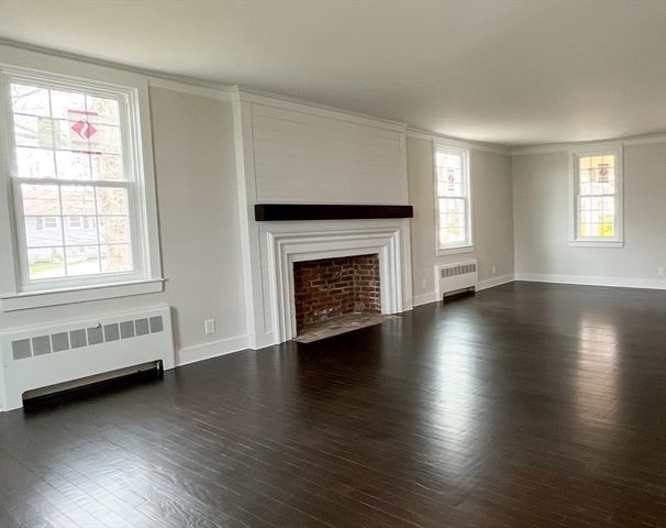 200 Highcrest Rd, Fall River, MA 02720