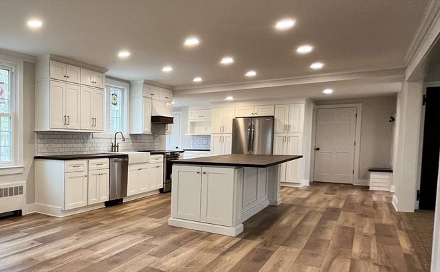 200 Highcrest Rd, Fall River, MA 02720