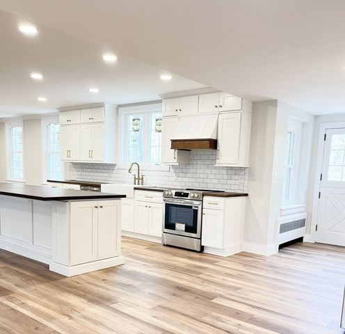 200 Highcrest Rd, Fall River, MA 02720