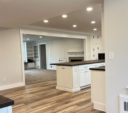 200 Highcrest Rd, Fall River, MA 02720