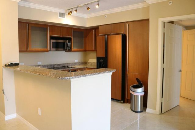 2080 S Ocean Drive 703, Hallandale Beach, FL 33009