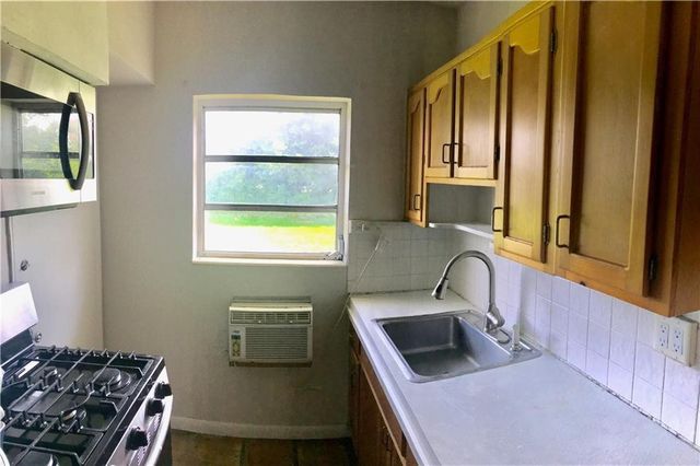 9271 W Bay Harbor Drive 11, Bay Harbor Islands, FL 33154