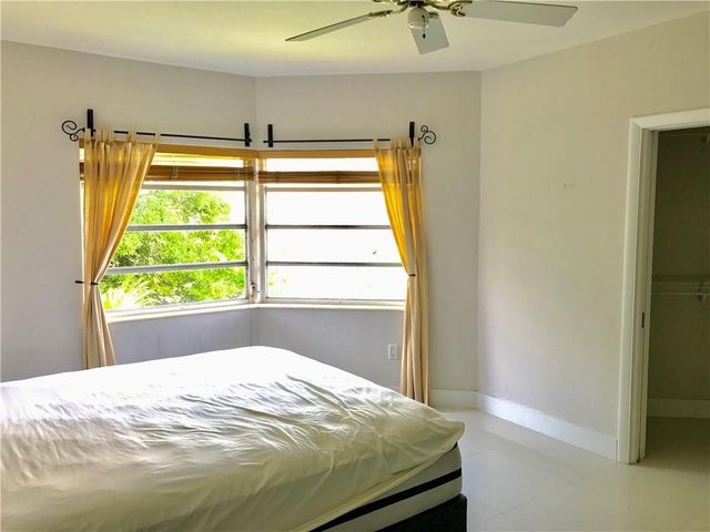 9271 W Bay Harbor Drive 11, Bay Harbor Islands, FL 33154