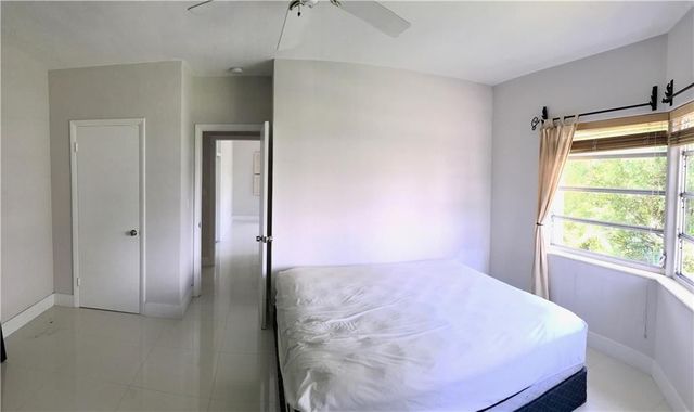 9271 W Bay Harbor Drive 11, Bay Harbor Islands, FL 33154