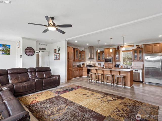 4 Nature Loop, Cathlamet, WA 98612